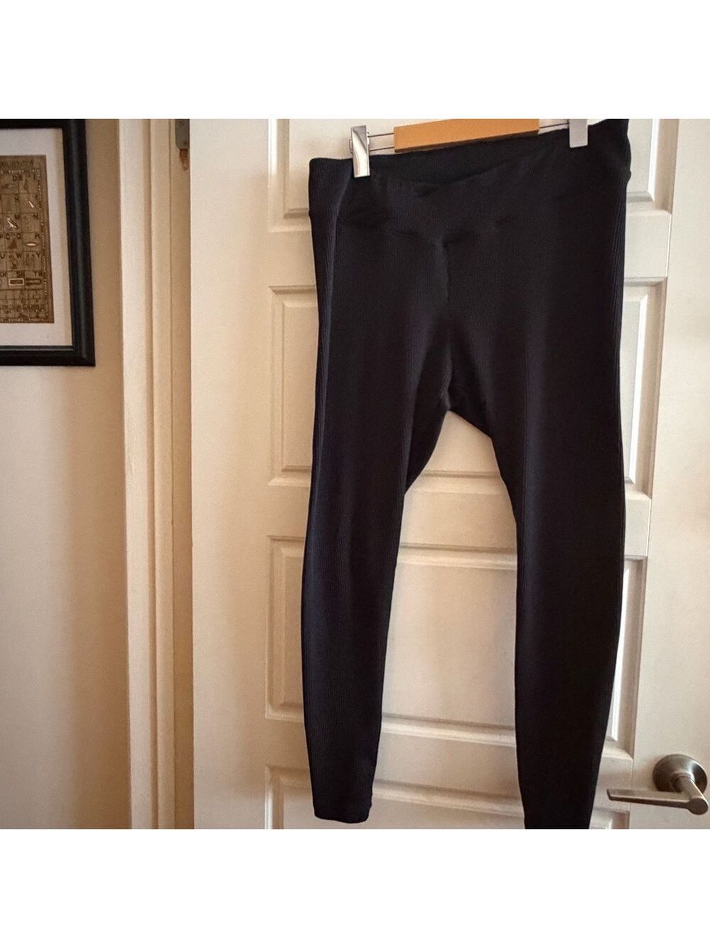 H&M Divided Black High-Waisted Leggings - Large - Picture 3 of 9